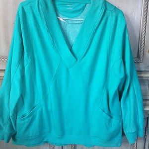 Loose-fitting, soft cotton long-sleeve shirt